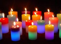 Почему трещит свеча церковная дома?